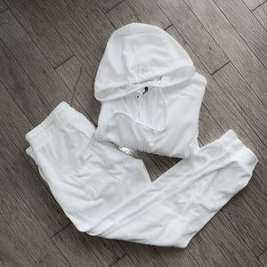 White velvet tracksuit. Pants and zip up set